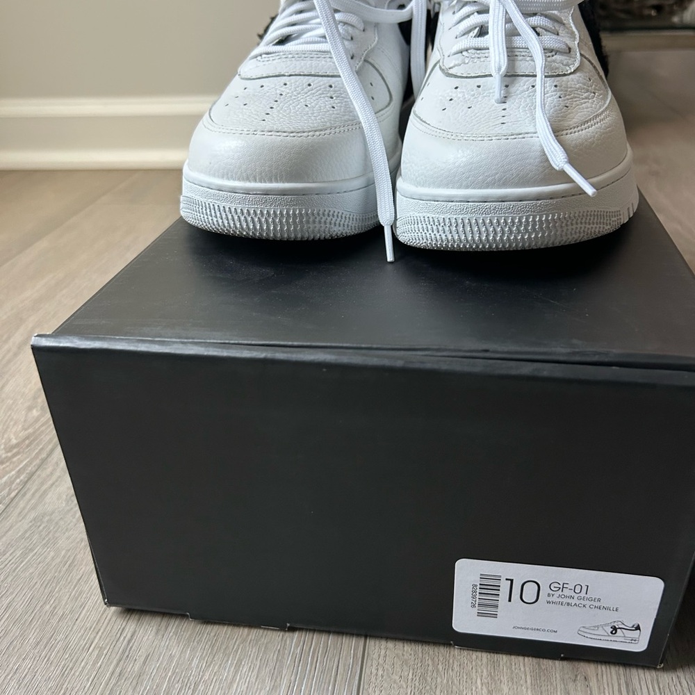 White and Black Men's Sneakers - Picture 5 of 5